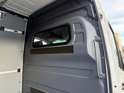 Used 2024 Mercedes-Benz Sprinter 3500 image 17