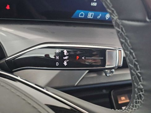 New 2026 Cadillac Vistiq Premium Luxury w/ LPO, Floor Liner Package image 35