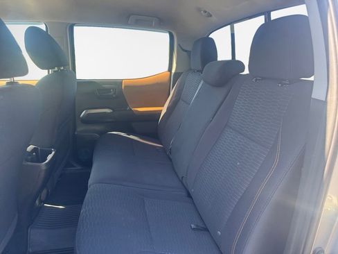 Used 2017 Toyota Tacoma SR5 w/ Tow Package AWD/4WD image 21