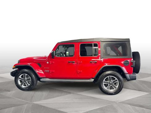 Used 2018 Jeep Wrangler Unlimited Sahara AWD/4WD image 5