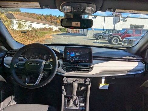 New 2026 Jeep Compass Limited image 13