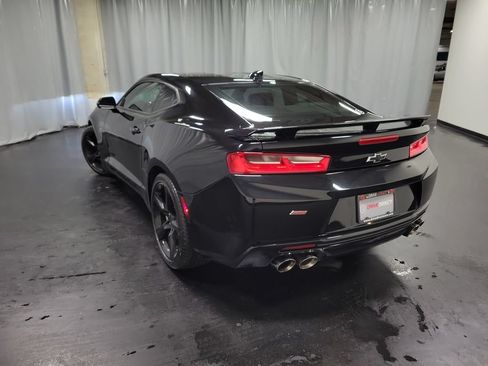 Used 2018 Chevrolet Camaro SS RWD image 7