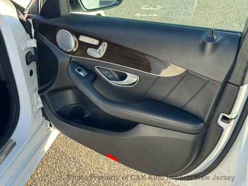 Used 2018 Mercedes-Benz C 300 4MATIC Sedan image 40
