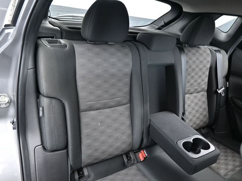 Used 2021 Nissan Rogue Sport SV image 38