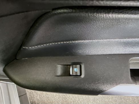 Used 2020 Ford Mustang Premium image 30