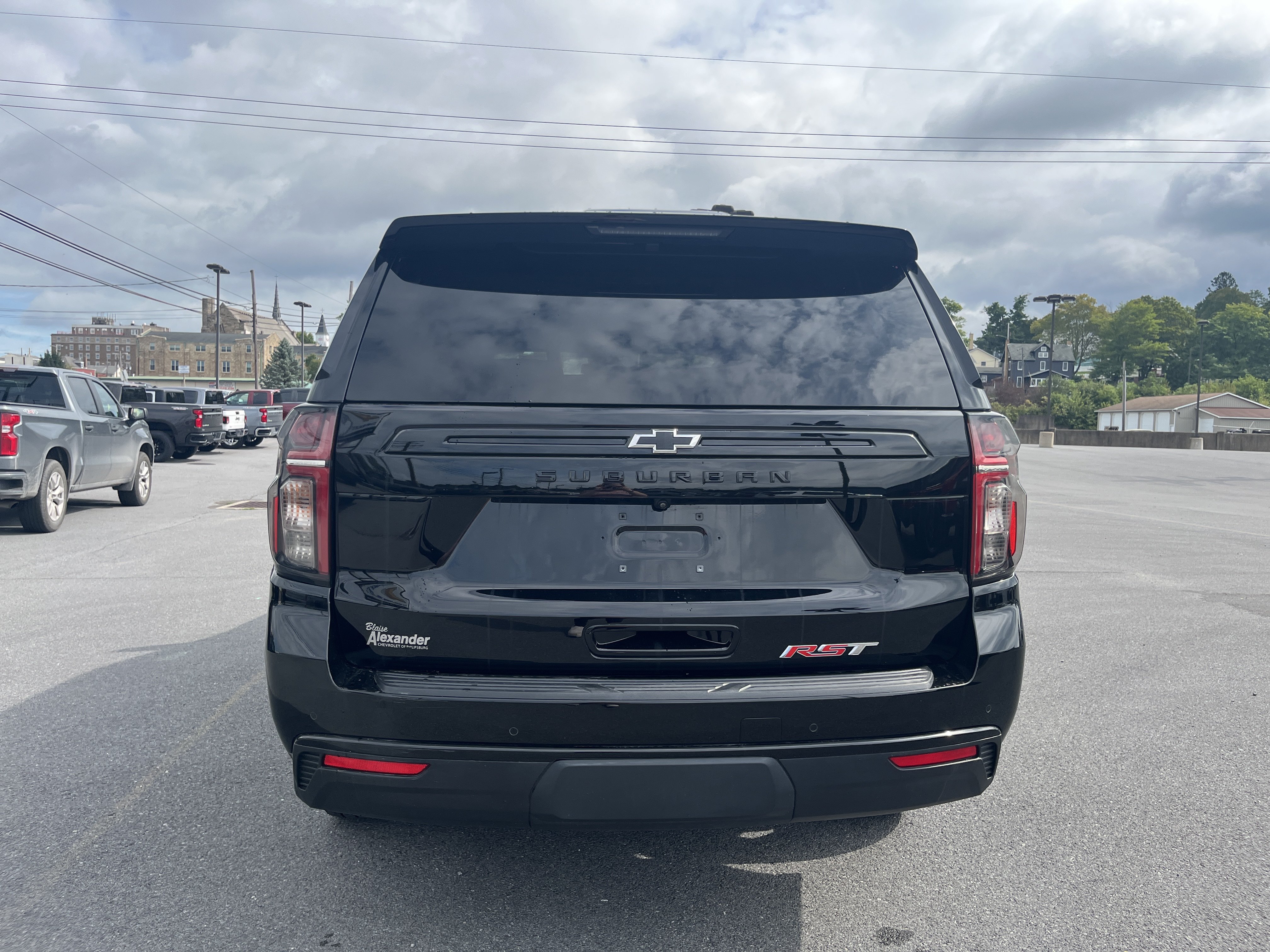 Used 2024 Chevrolet Suburban RST w/ Luxury Package AWD/4WD image 14