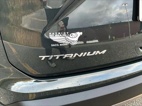 Used 2024 Ford Edge Titanium image 8