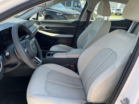Used 2025 Hyundai Sonata SEL FWD image 19