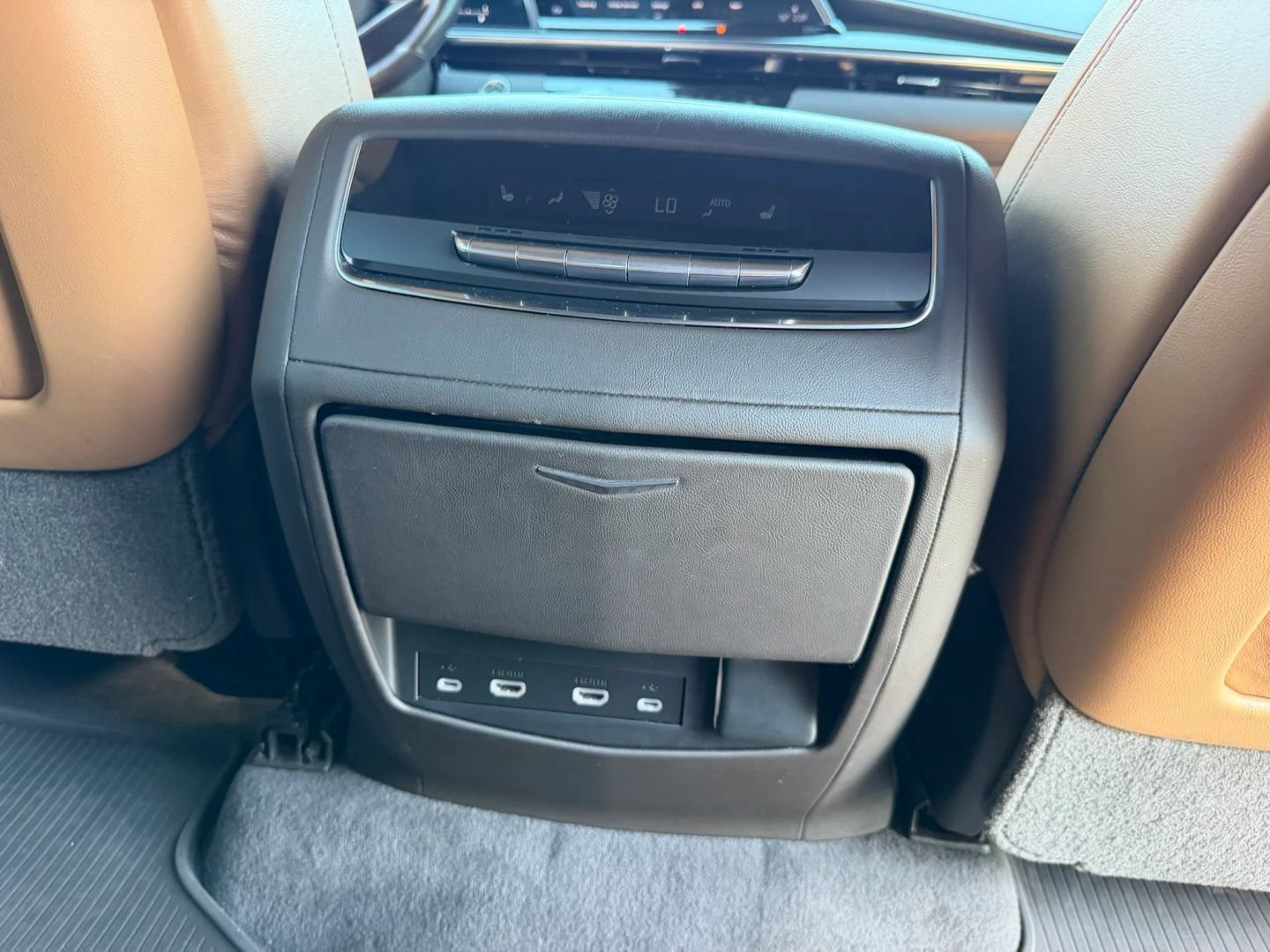 Used 2021 Cadillac Escalade ESV Sport w/ Driver Assist Tech Package AWD/4WD image 29
