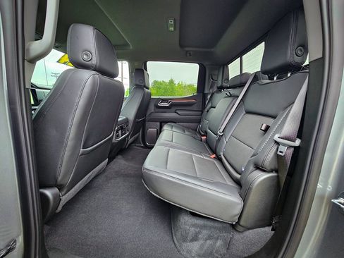 Used 2024 GMC Sierra 1500 Denali w/ Technology Package AWD/4WD image 39