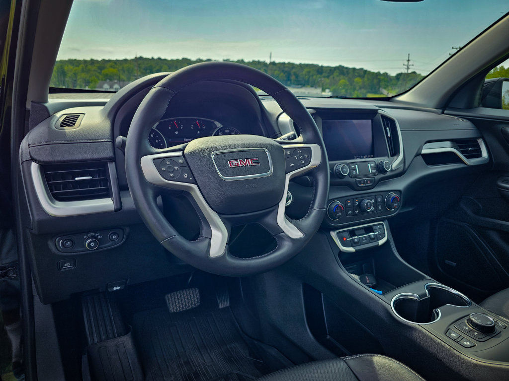 Used 2022 GMC Terrain SLT w/ Infotainment Package II AWD/4WD image 16