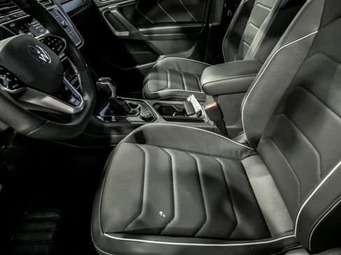 Used 2024 Volkswagen Tiguan SEL R-Line image 14