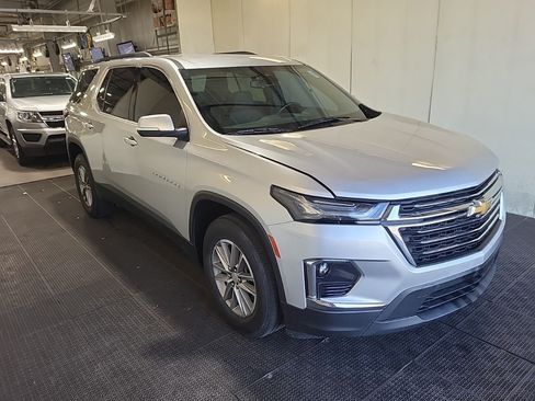 Used 2022 Chevrolet Traverse LT FWD image 4