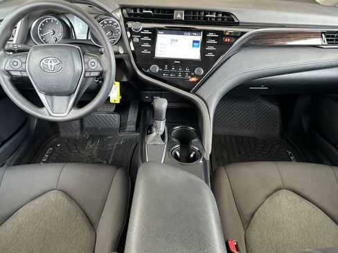 Used 2020 Toyota Camry LE FWD image 13