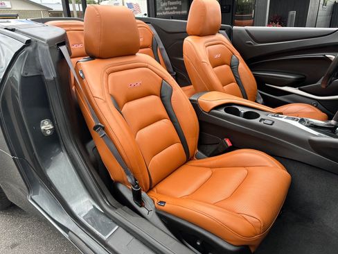 Used 2017 Chevrolet Camaro SS RWD image 32