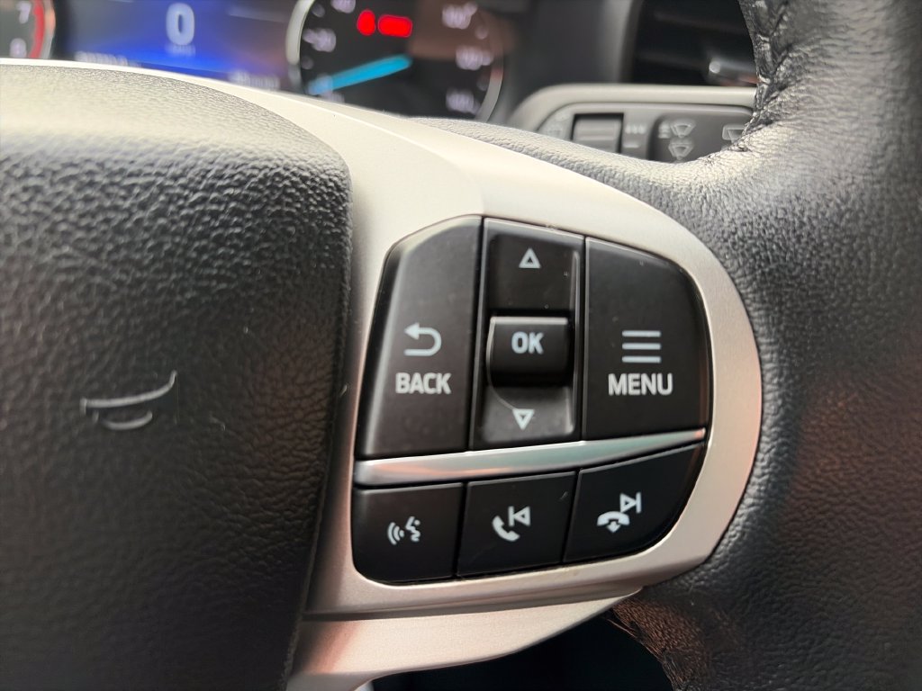 Used 2023 Ford Explorer XLT AWD/4WD image 37