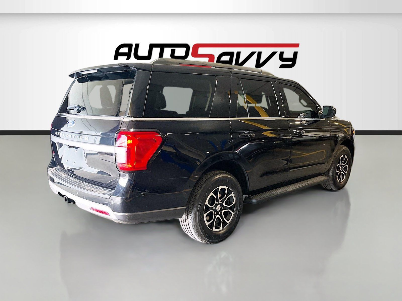 Used 2024 Ford Expedition XLT AWD/4WD image 7