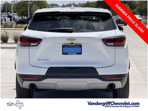 Certified 2025 Chevrolet Blazer LT FWD image 5