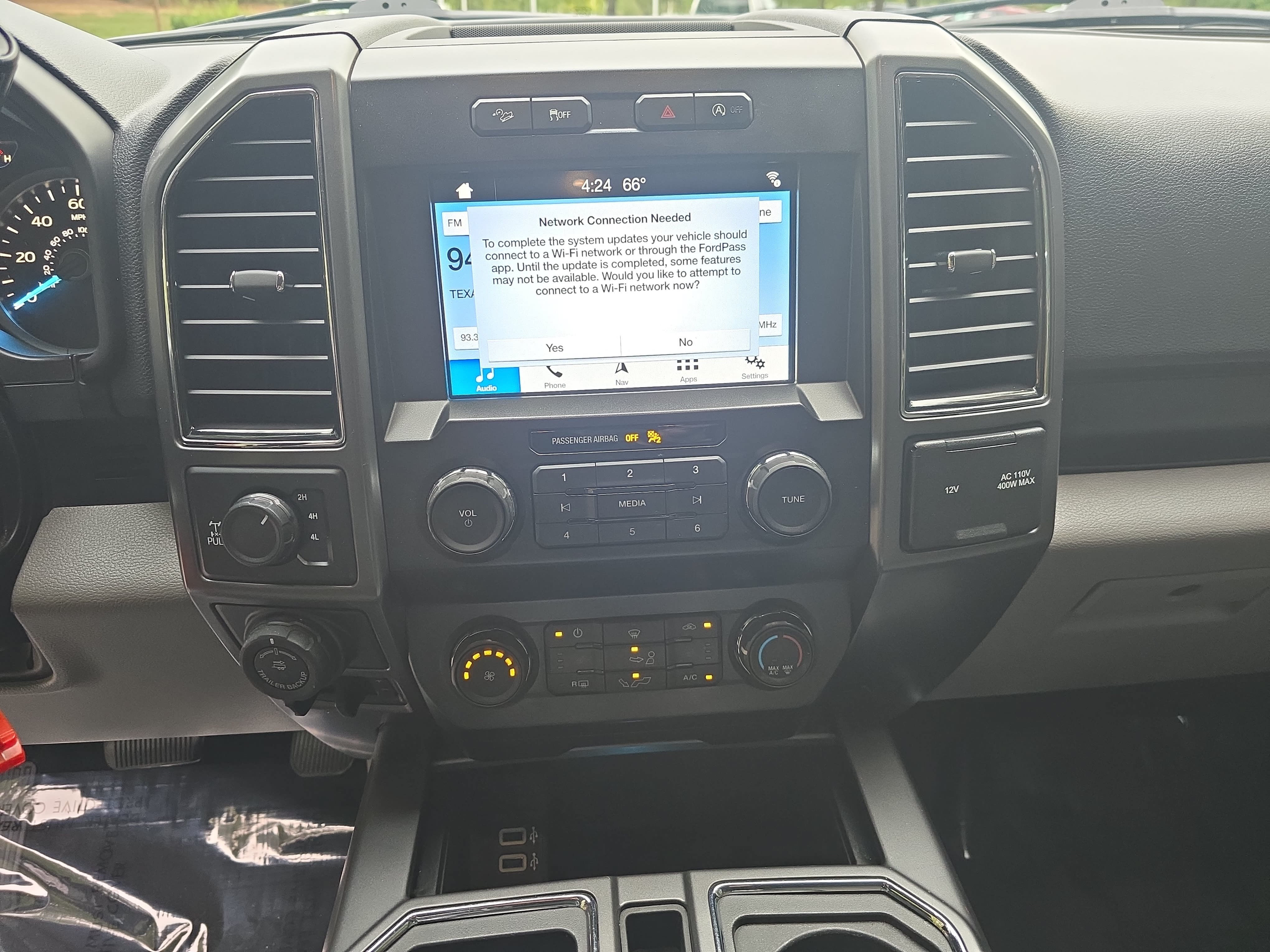 Used 2019 Ford F150 XLT w/ Equipment Group 302A Luxury AWD/4WD image 19