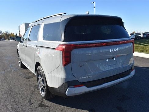 New 2026 Kia Carnival EX image 5