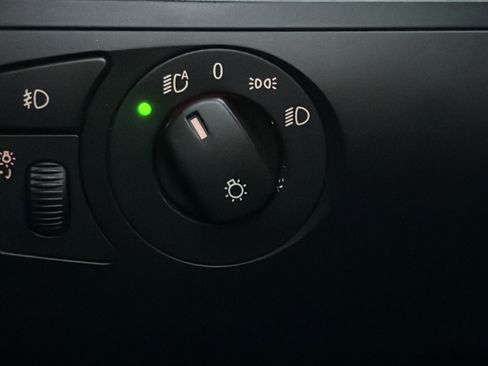 Used 2008 BMW 650i Convertible image 30