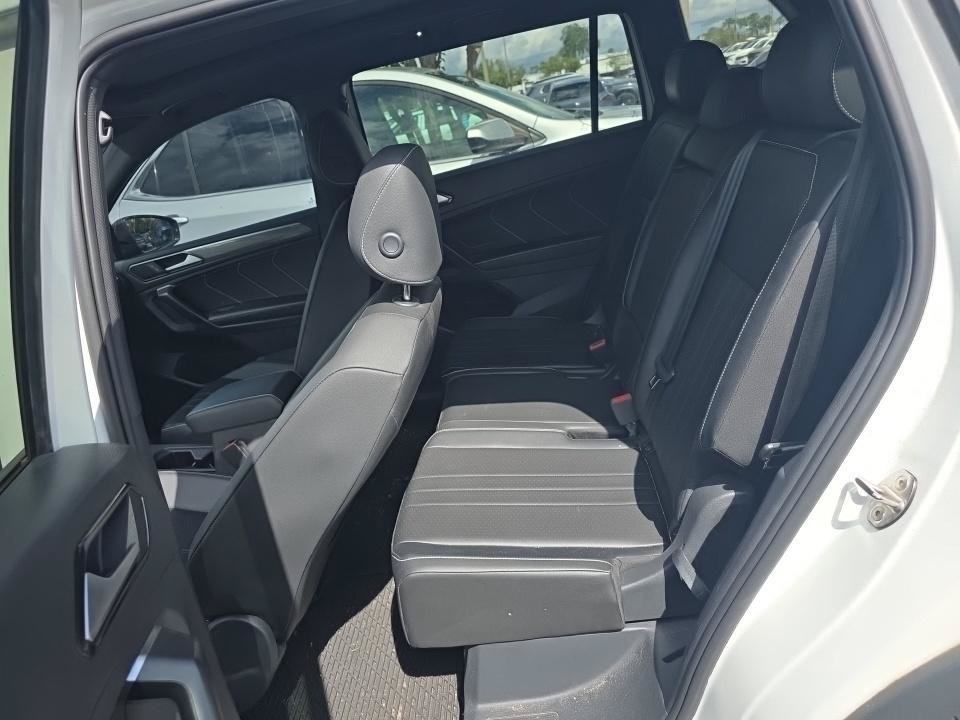 Used 2023 Volkswagen Tiguan SE R-Line FWD image 10