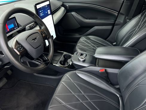 Used 2023 Ford Mustang Mach-E Select image 9