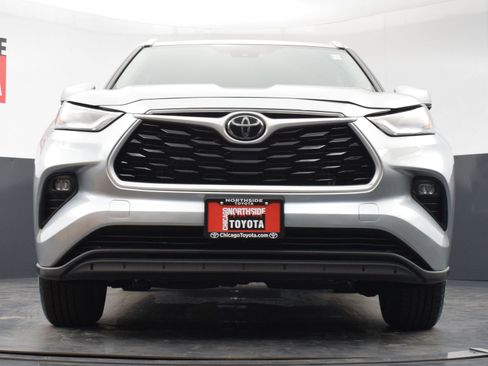 Used 2022 Toyota Highlander XLE image 34
