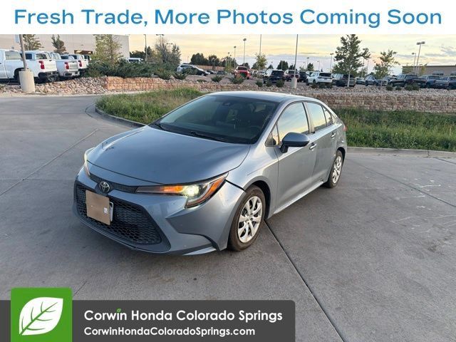 Used 2020 Toyota Corolla LE FWD image 3