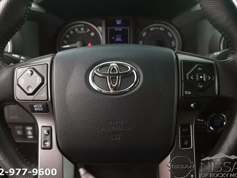 Used 2020 Toyota Tacoma TRD Sport image 17