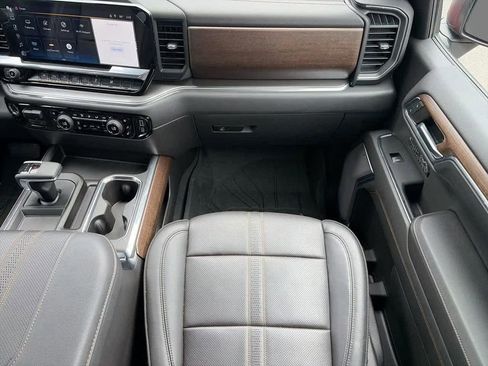Used 2023 Chevrolet Silverado 1500 High Country w/ High Country Premium Package AWD/4WD image 13