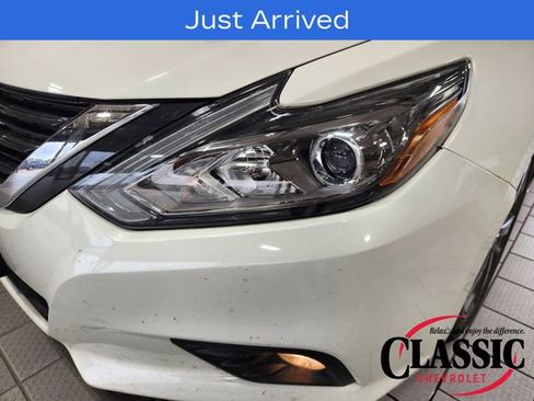 Used 2018 Nissan Altima 2.5 SR w/ SR Special Edition FWD image 10
