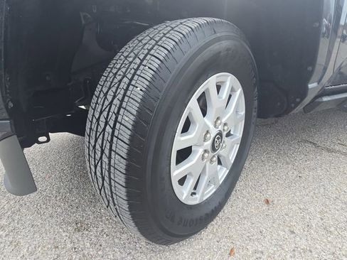 Used 2025 Toyota Tacoma SR5 image 31