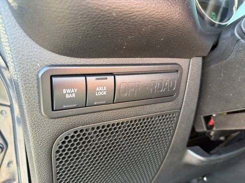 Used 2016 Jeep Wrangler Unlimited Rubicon w/ Connectivity Group image 39