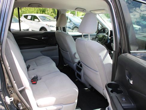 Used 2018 Honda Pilot EX image 29