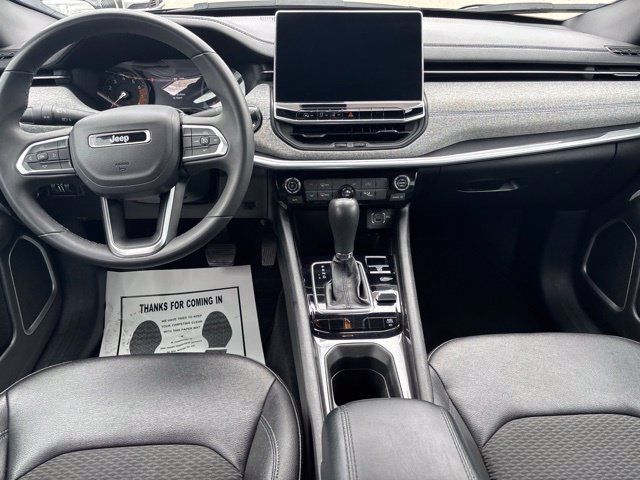 Used 2024 Jeep Compass Latitude AWD/4WD image 20