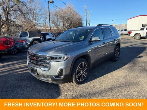 Used 2023 GMC Acadia SLT w/ Preferred Package image 3