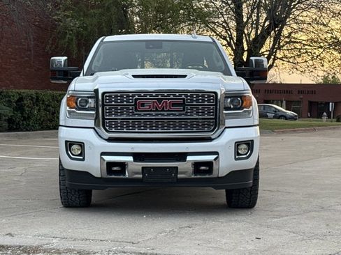 Used 2019 GMC Sierra 2500 Denali w/ Duramax Plus Package image 2