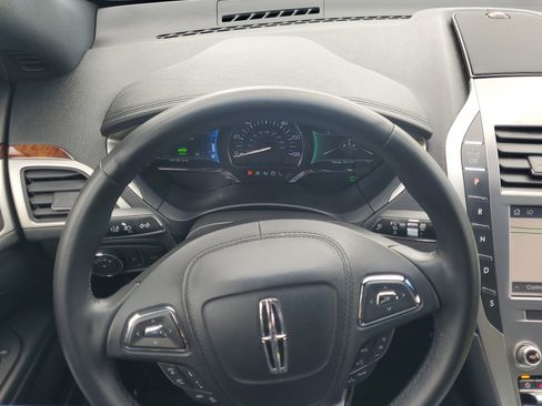 Used 2019 Lincoln MKZ Reserve image 23