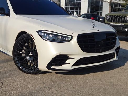 Used 2022 Mercedes-Benz S 580 4MATIC Sedan image 2