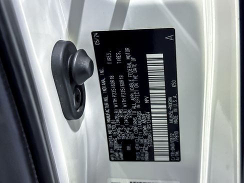 Used 2024 Toyota Sienna XSE AWD/4WD image 29