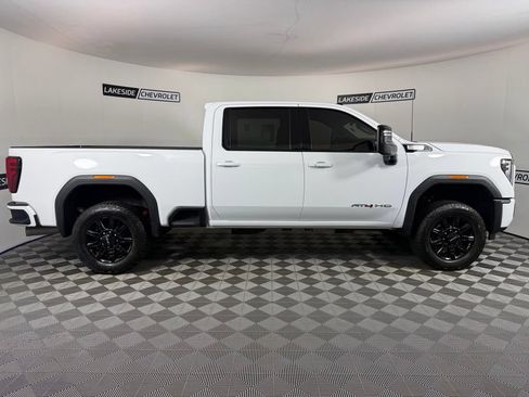 Used 2025 GMC Sierra 2500 AT4 AWD/4WD image 7