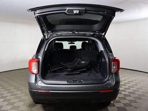 Used 2022 Ford Explorer XLT image 13