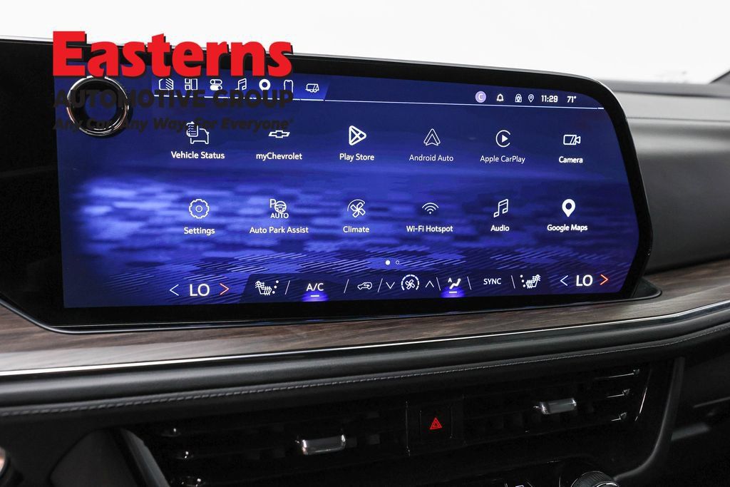 Used 2025 Chevrolet Suburban Z71 AWD/4WD image 19