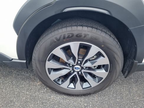 Certified 2024 Subaru Outback Limited AWD/4WD image 8