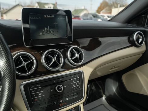 Used 2015 Mercedes-Benz CLA 250 image 21