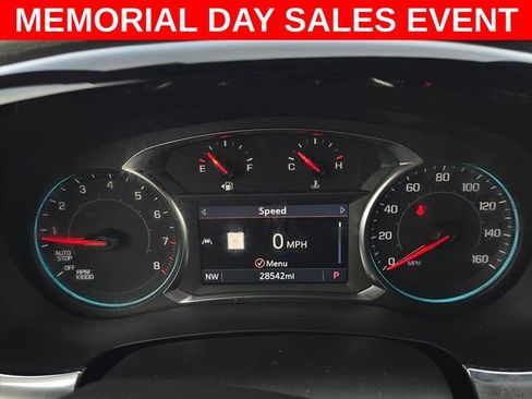 Used 2023 Chevrolet Traverse RS AWD/4WD image 25