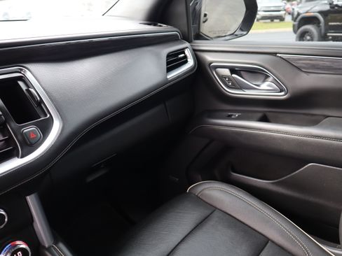 Used 2022 GMC Yukon SLT w/ SLT Premium Package image 36