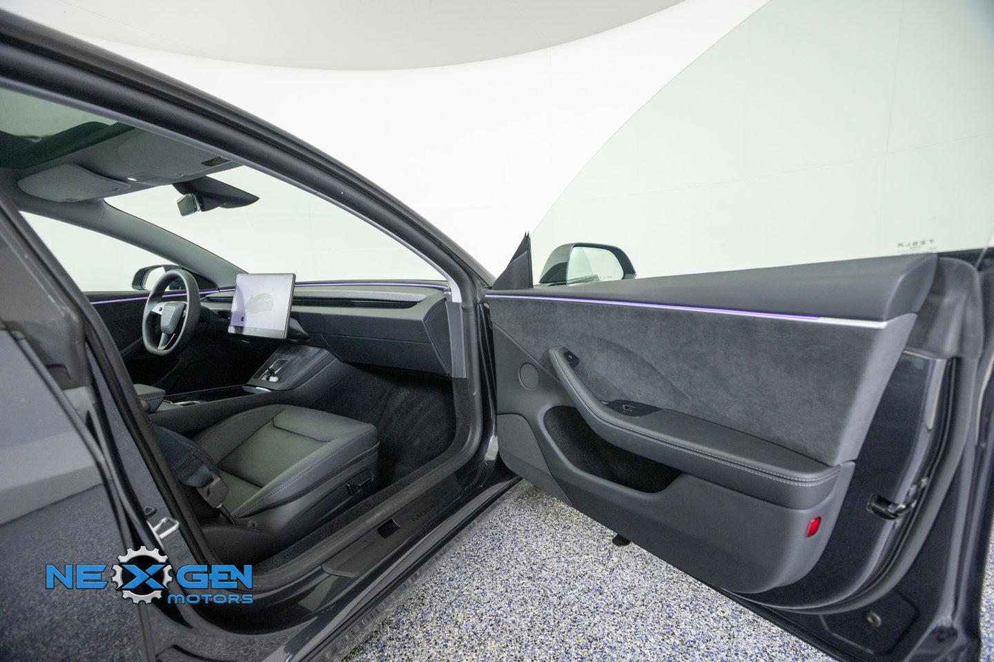Used 2025 Tesla Model 3 Long Range AWD/4WD image 36