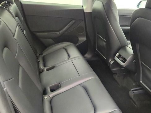 Used 2021 Tesla Model Y Long Range image 28